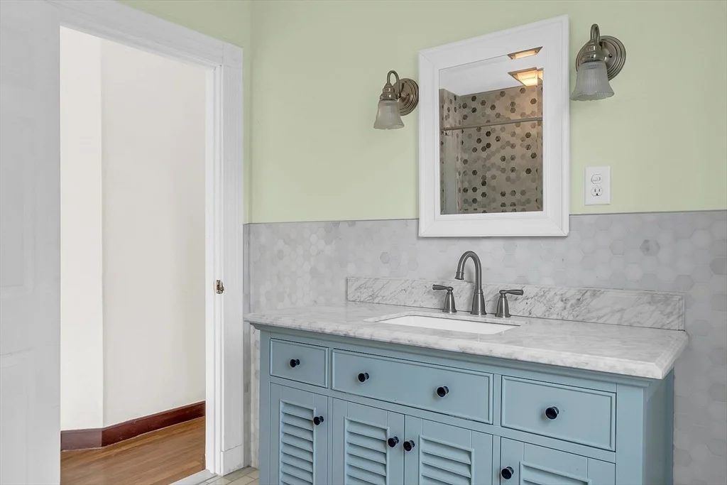 Photo of 16 Walnut Terr