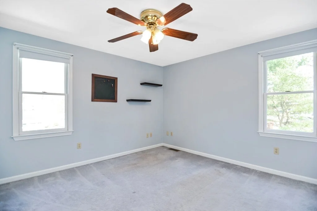 Photo of 34 Laura Ln