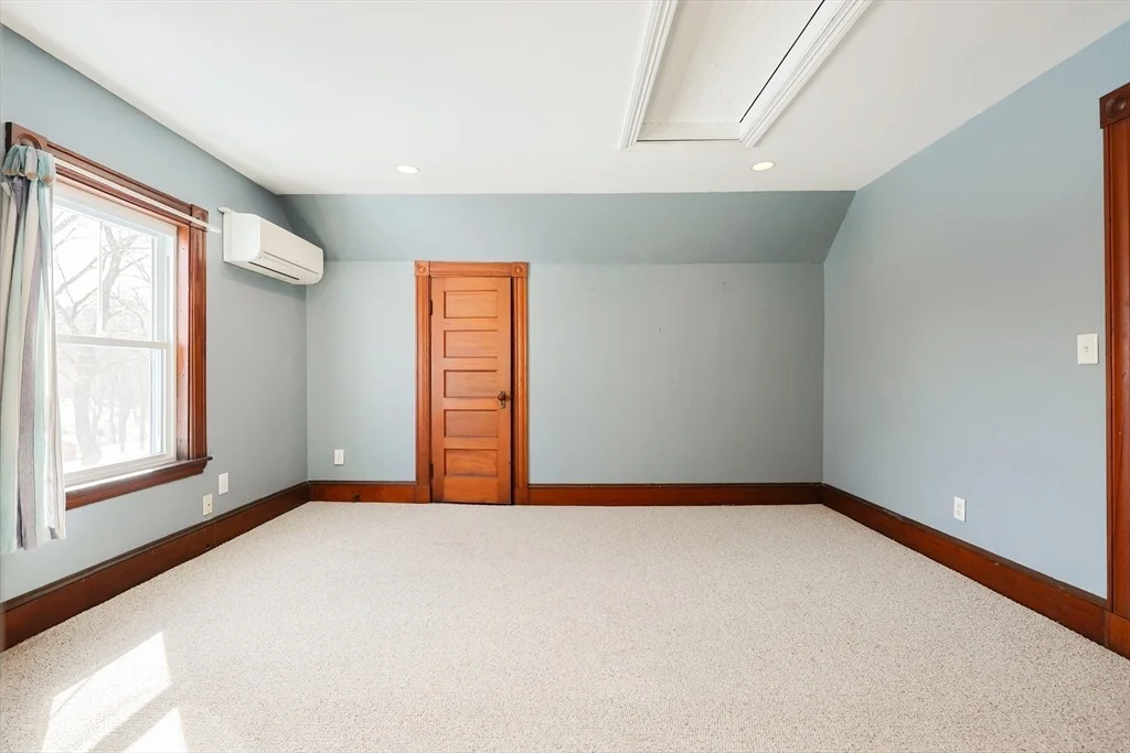 Photo of 50 Riverside Pl