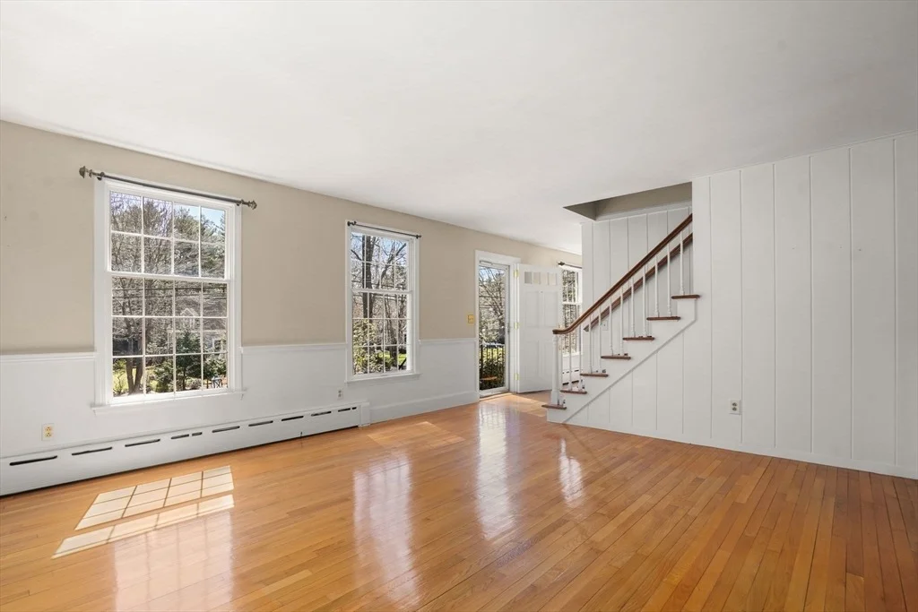 Photo of 492 Delano Rd