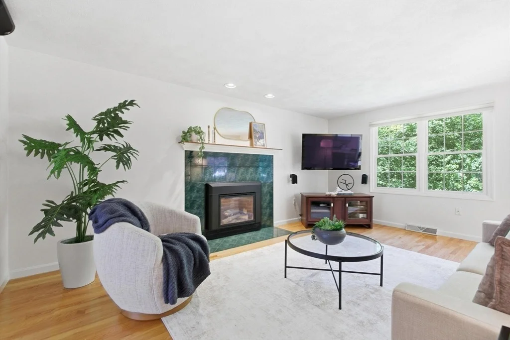 Photo of 11 Thornton Dr