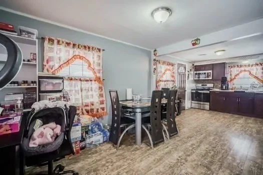 Photo of 132 Croyden Ter
