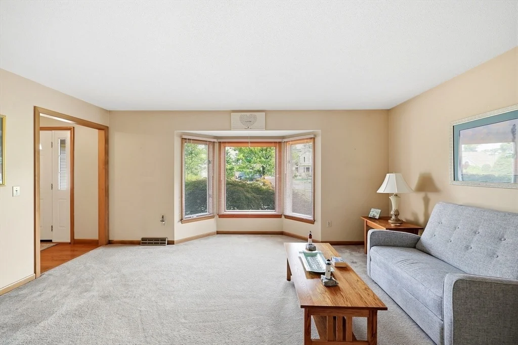 Photo of 16 Lessard