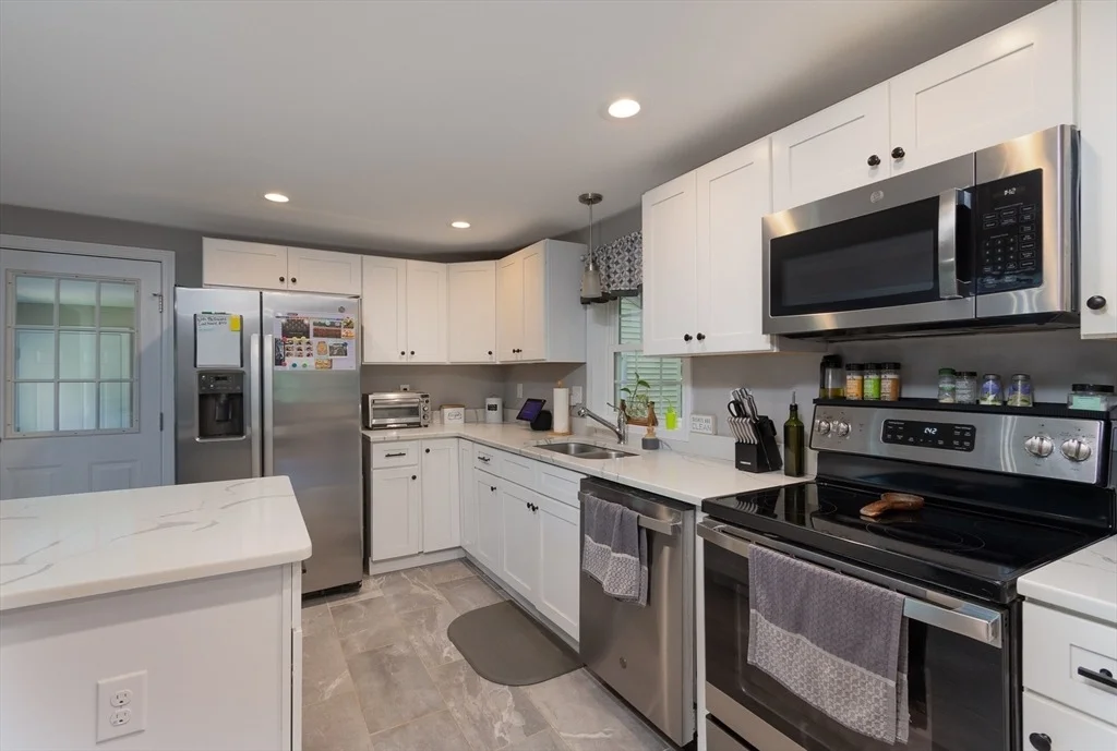 Photo of 114 Burbank Ave