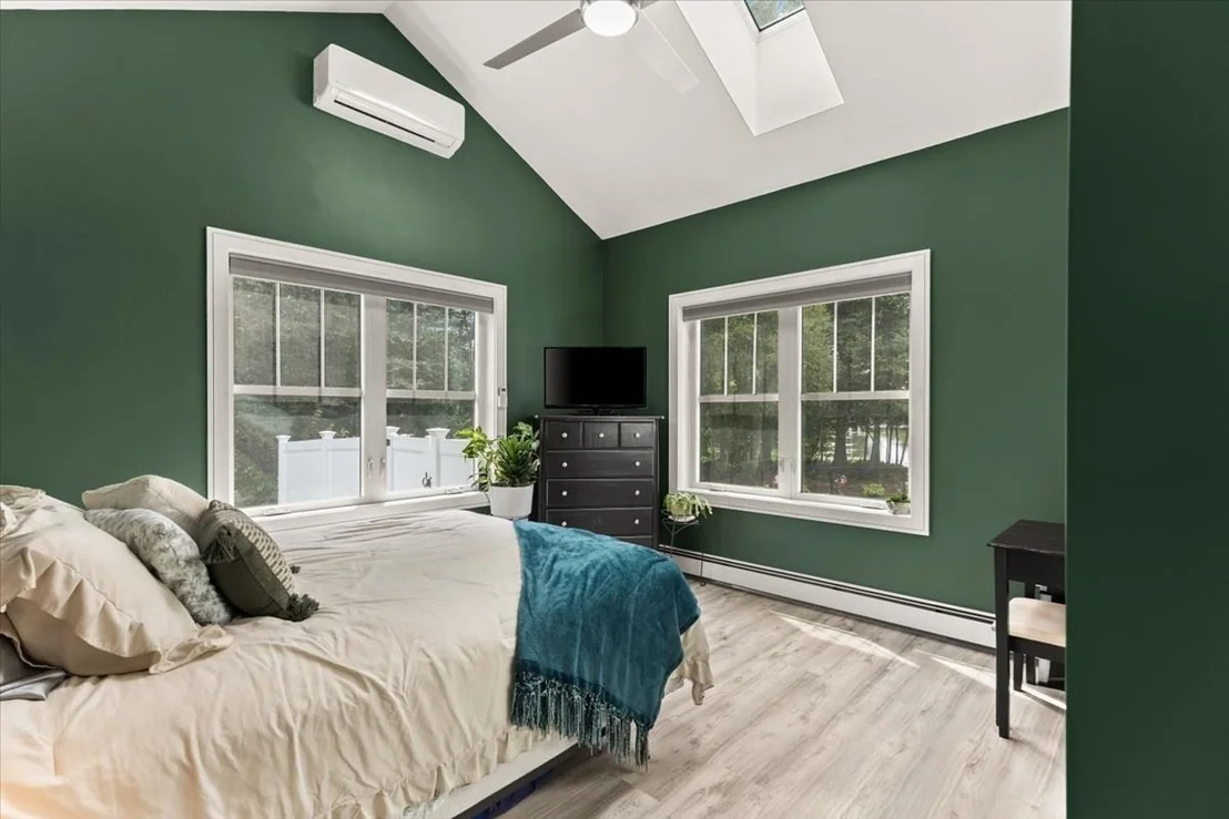 Photo of 252 Scadding St