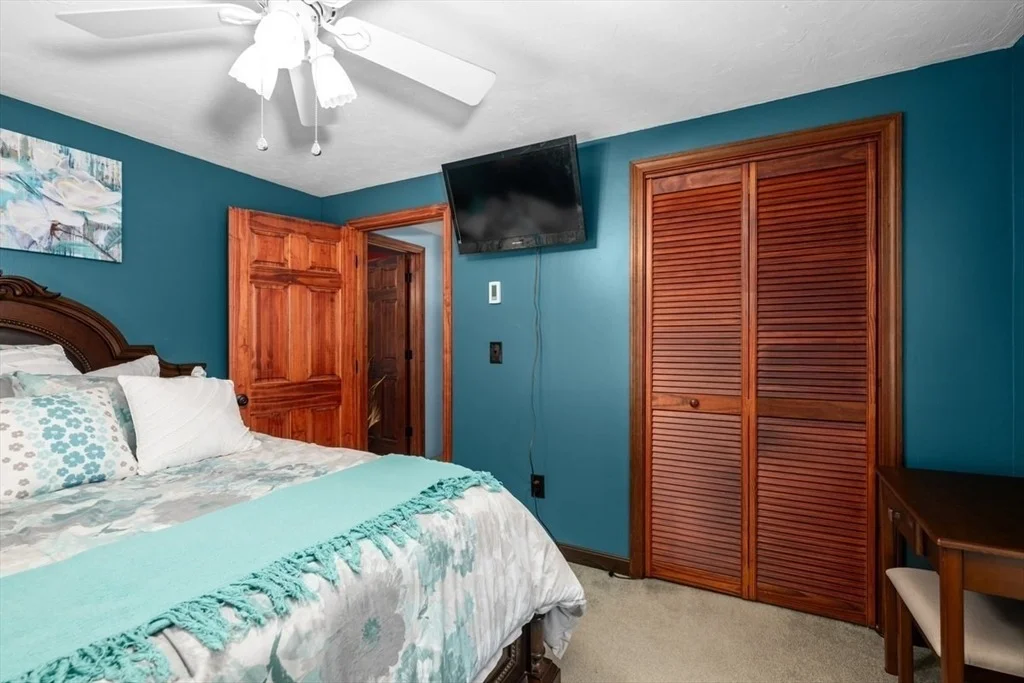 Photo of 33 Scenic Ave