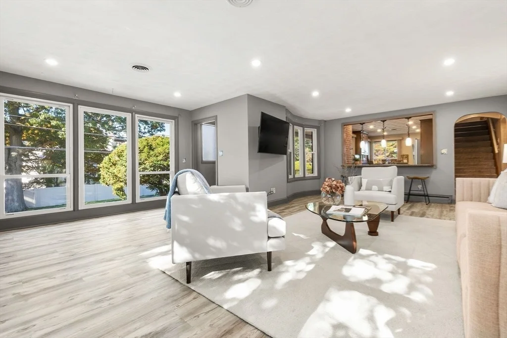 Photo of 97 Oak St