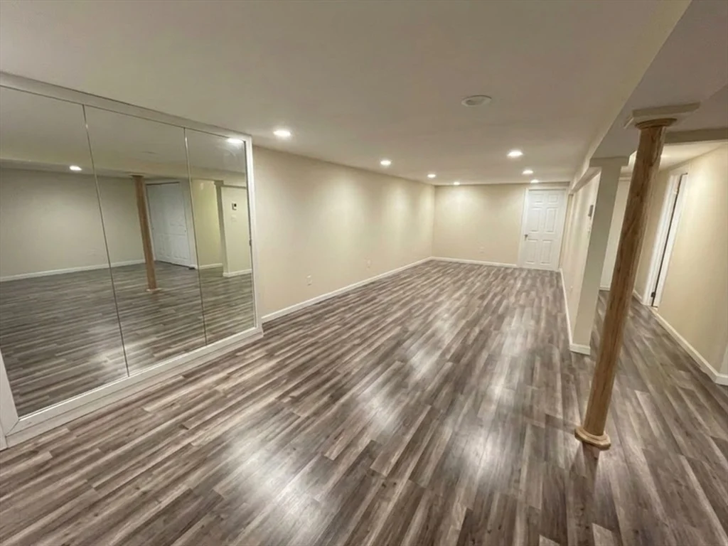 Photo of 170 Treetop Ave