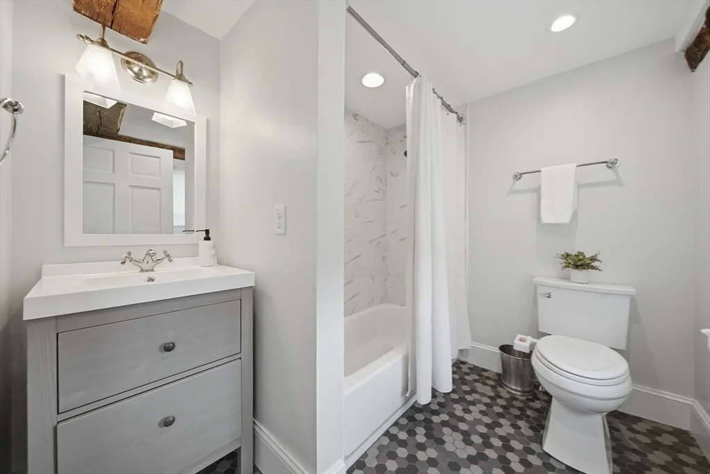 Photo of 105 Bow St