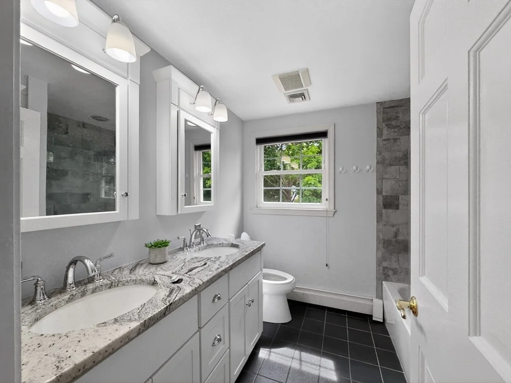 Photo of 19 Tilton Ln