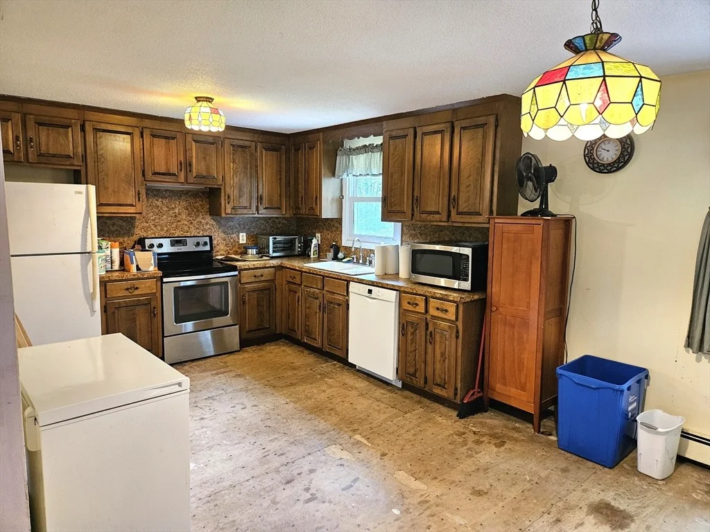 Photo of 405 Cooper Hill Rd