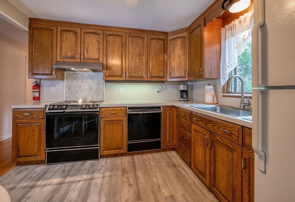 Photo of 17 Leslie Rd