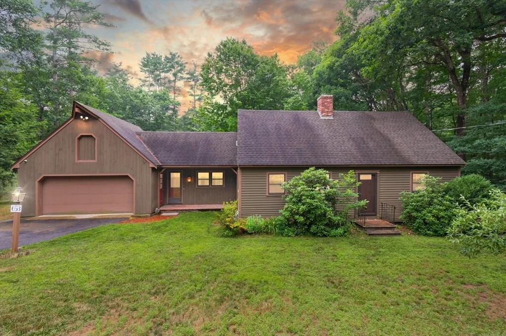 Photo of 653 Townsend Road