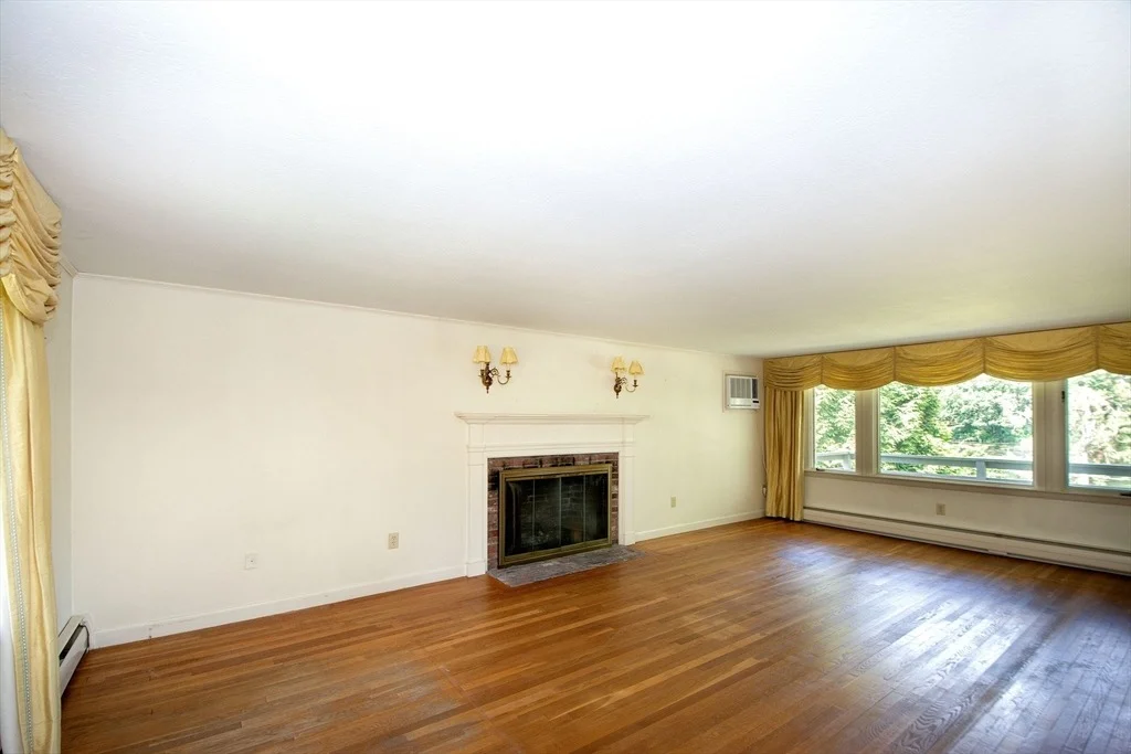 Photo of 6 Damons Point Drive