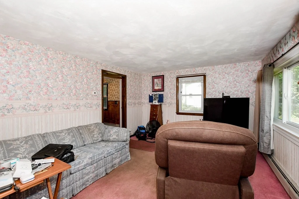 Photo of 9 White Pine Ave