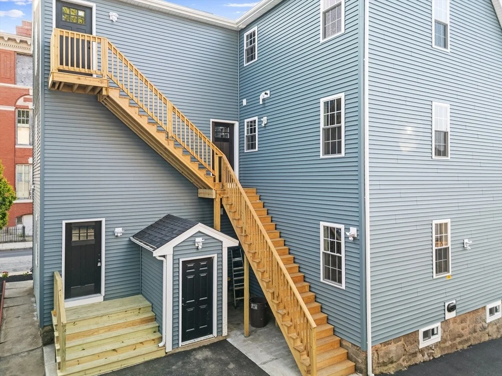 Photo of 489 Spring St.