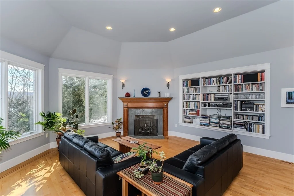 Photo of 355 Strong St