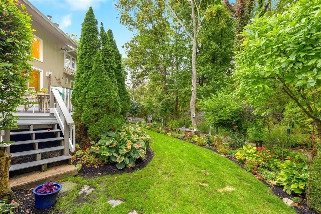 Photo of 43 Ledgebrook Avenue