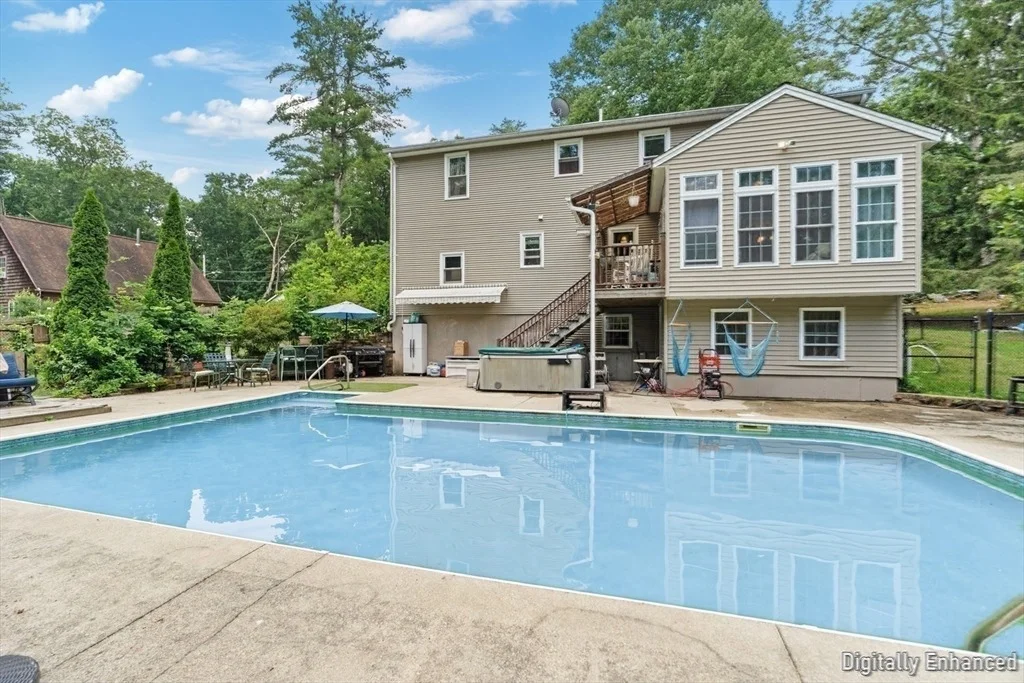 Photo of 1236 Woonsocket Hill Road