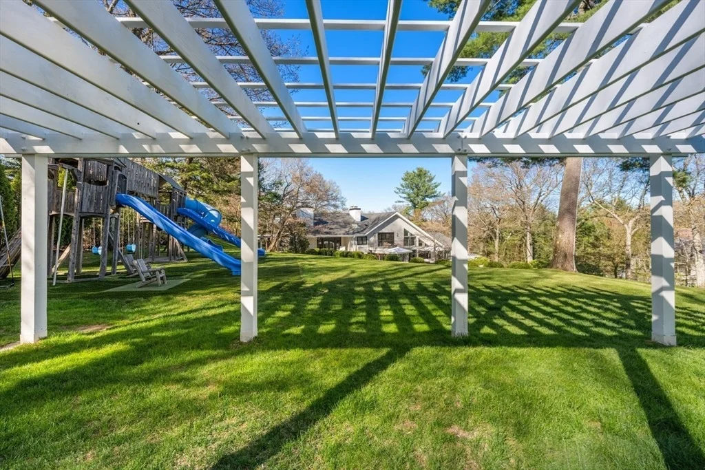 Photo of 44 Meadowbrook Road