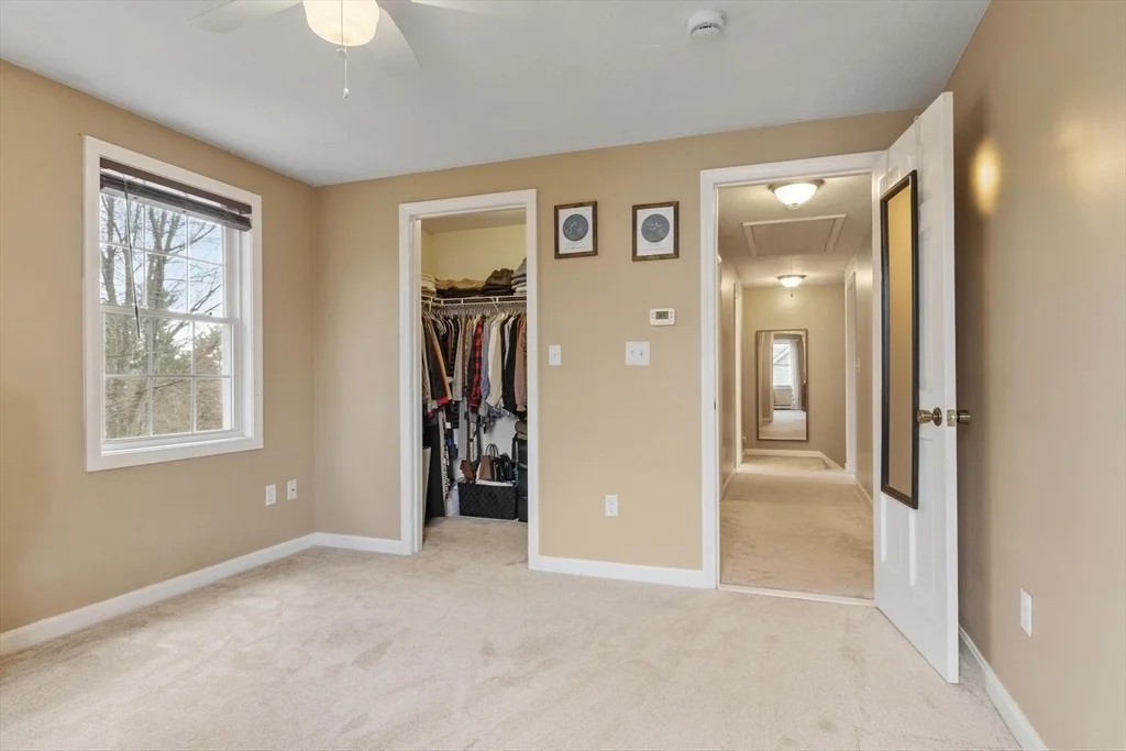 Photo of 19 Fieldstone Dr