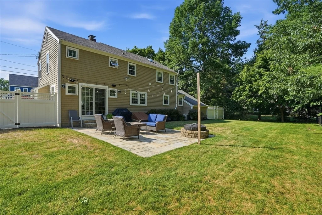 Photo of 10 Independence Ln