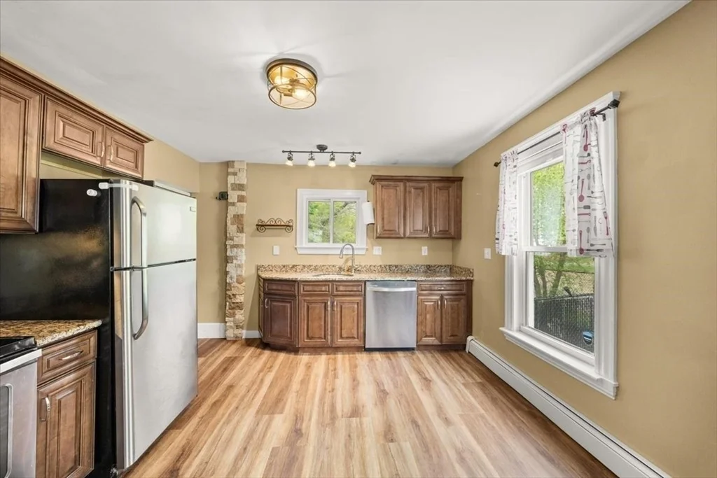 Photo of 550 Pulaski Blvd