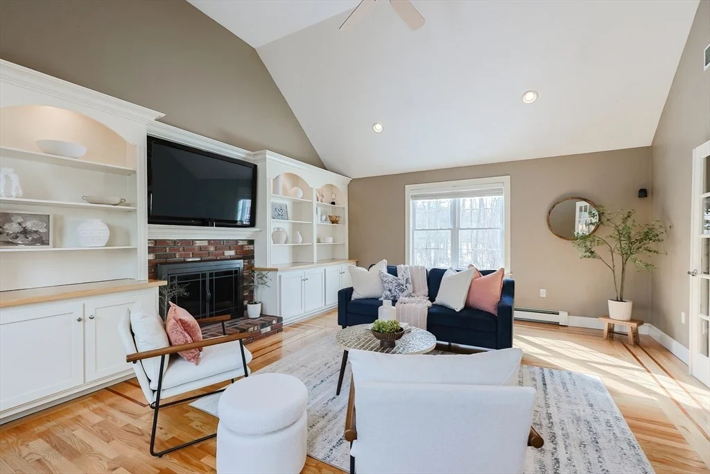 Photo of 8 Empire Dr