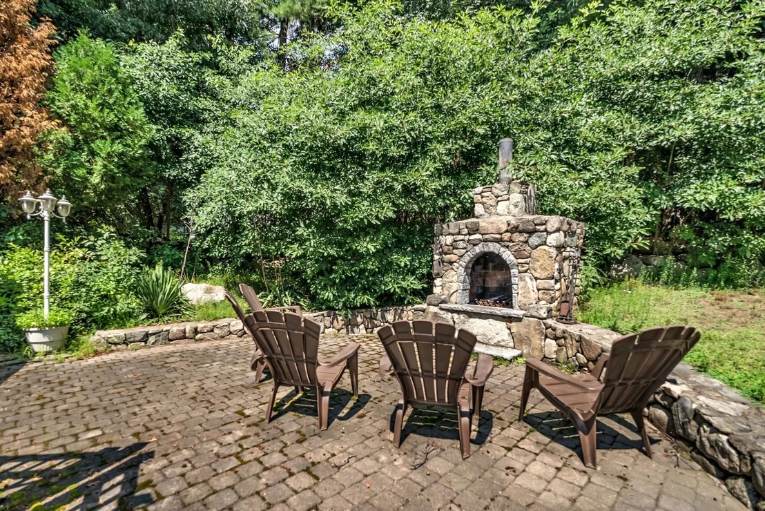 Photo of 32 Briarwood Rd