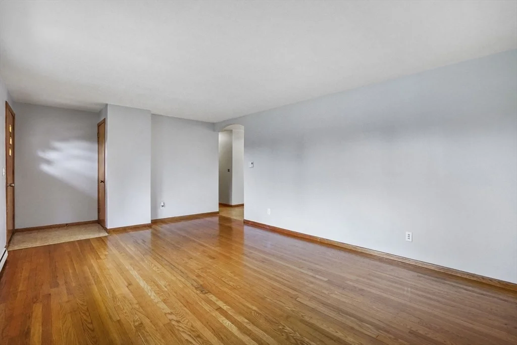 Photo of 185 Gardens Dr