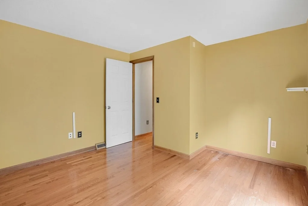 Photo of 61 Caitlin Dr