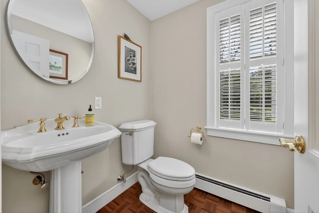 Photo of 37 Mast Hill Rd
