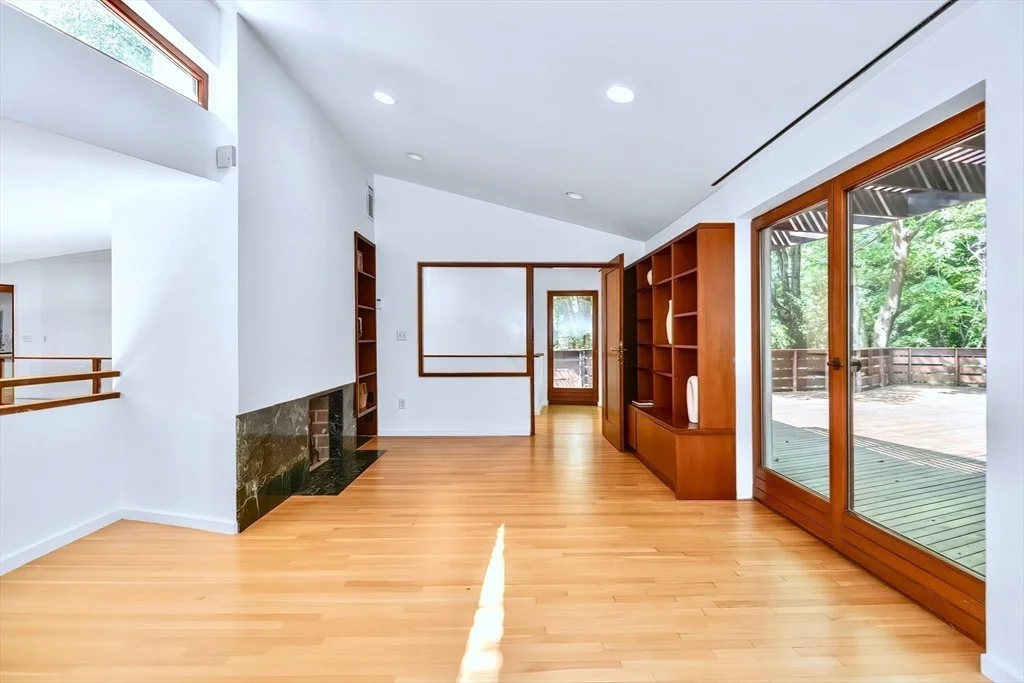 Photo of 115 Juniper Rd