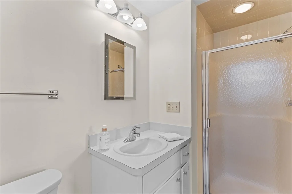 Photo of 363 Prince Hinckley Rd