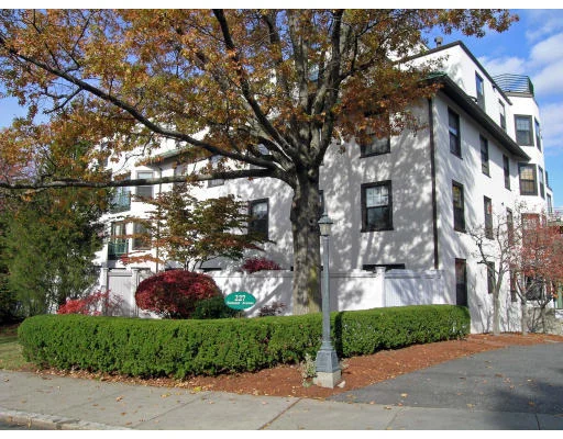 Photo of Unit 104W at 227 Summit Ave