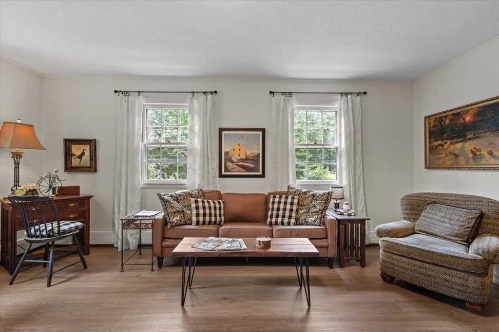 Photo of 822 Hardwick Rd