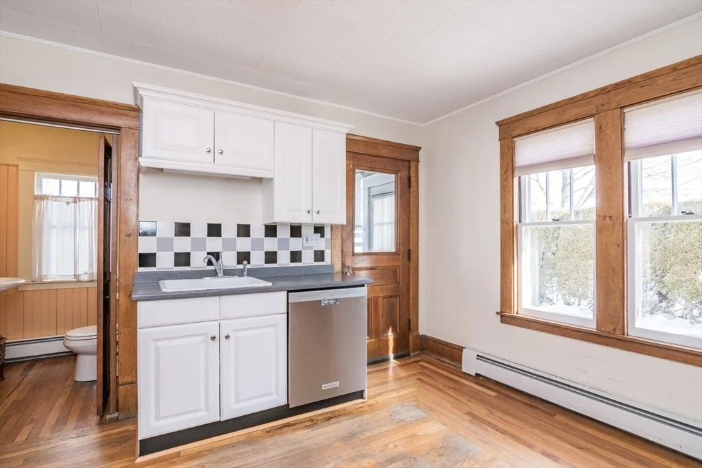 Photo of 2 Oak St