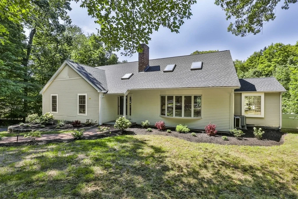 Photo of 576 Grove St