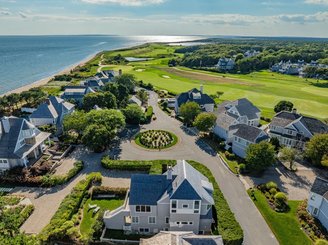 Photo of 122 Shore Drive West