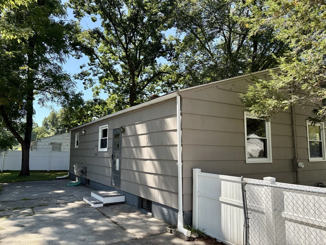 Photo of 85 Talmadge Dr