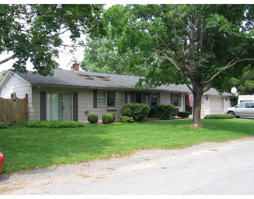 Photo of 6 Westgate Dr