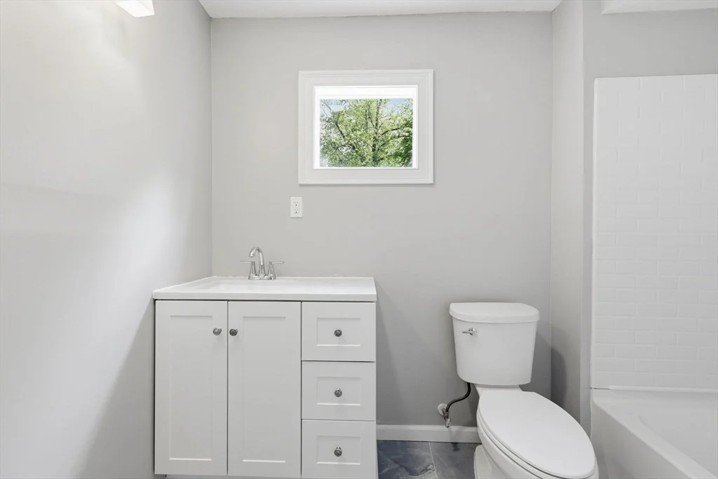 Photo of 62 Kenyon St