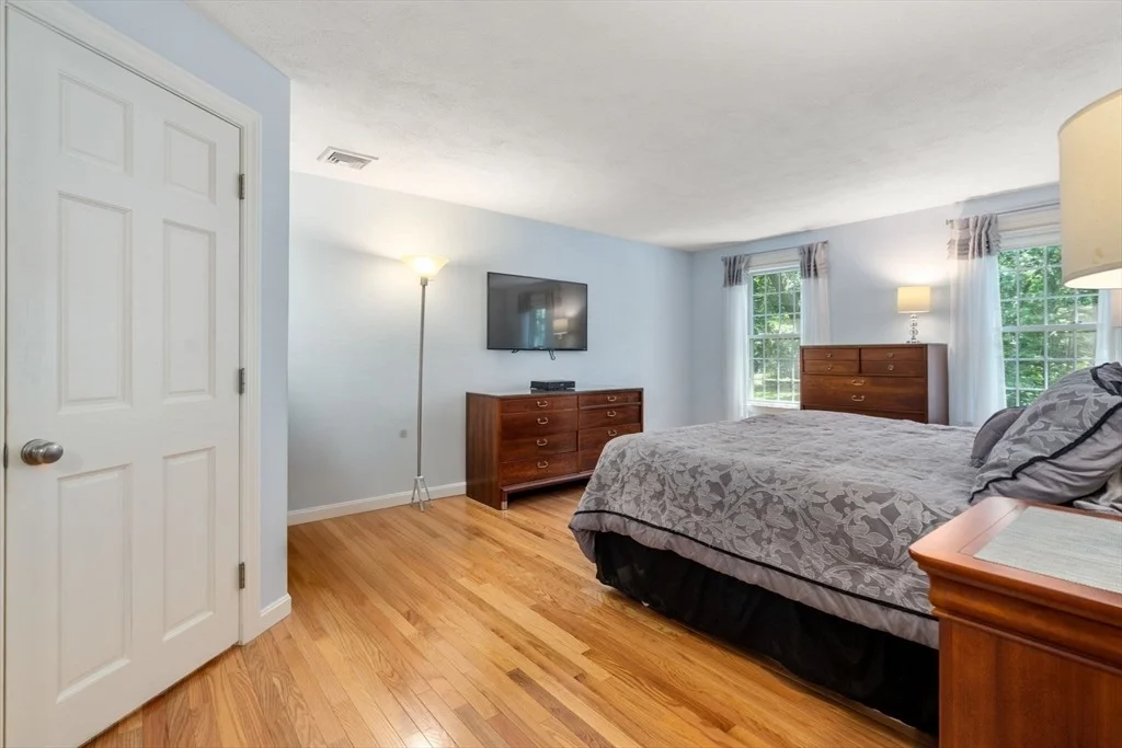 Photo of 40 Shadow Oak