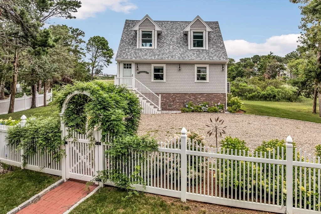 Photo of 4 Arrowhead Cir
