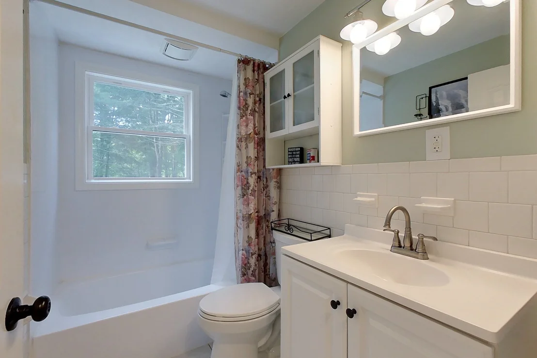 Photo of 135 Lowell Rd