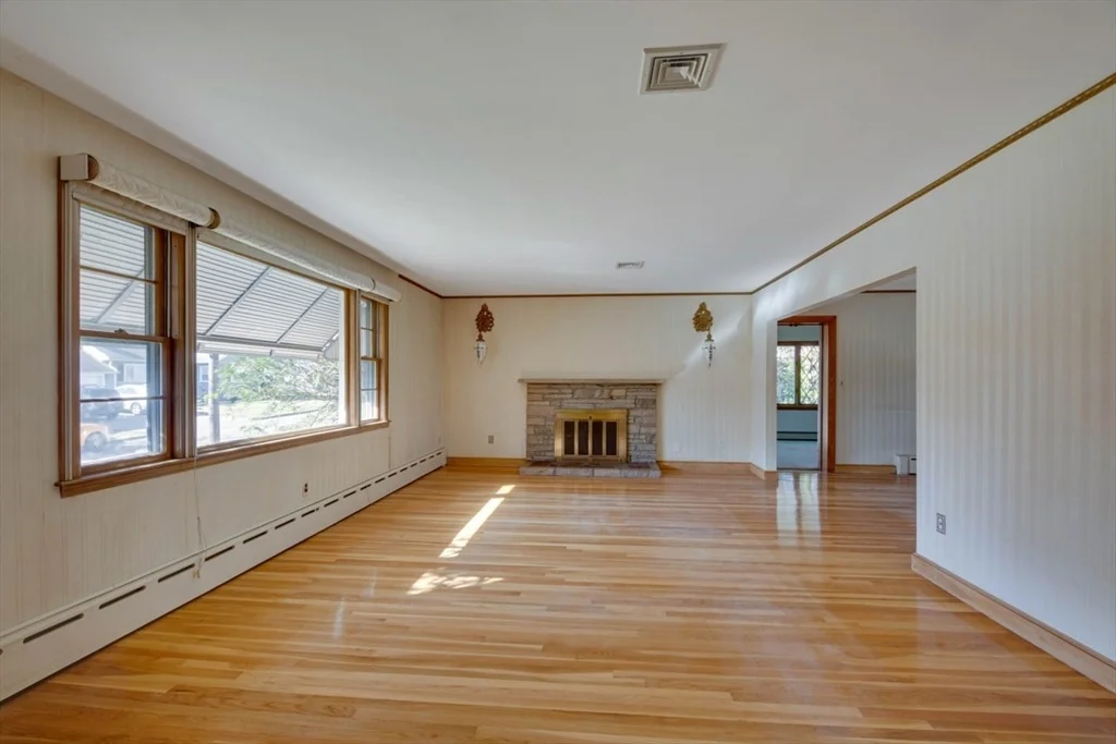 Photo of 5 Longmeadow Rd