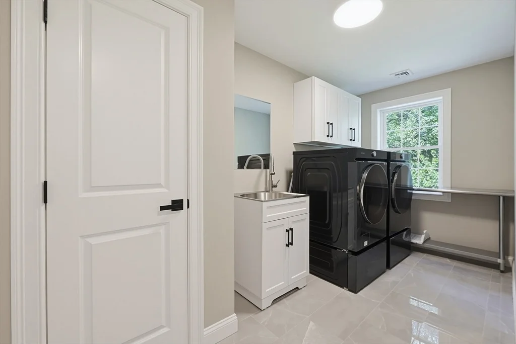 Photo of 74 King Philip Rd