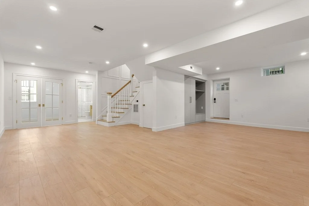 Photo of 18 Naples Rd