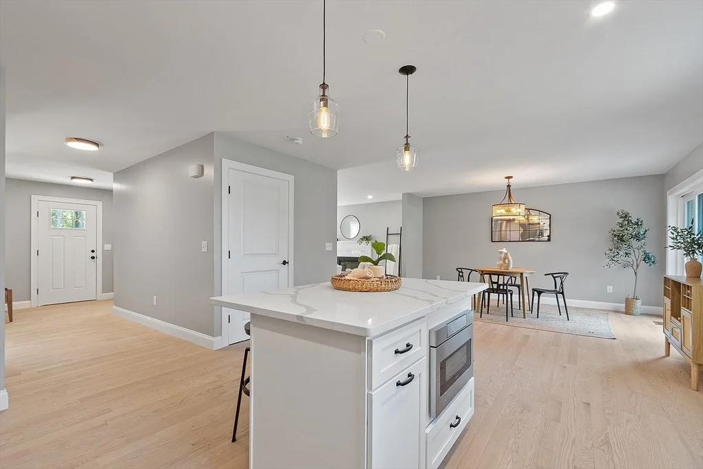Photo of 383 Delano Rd