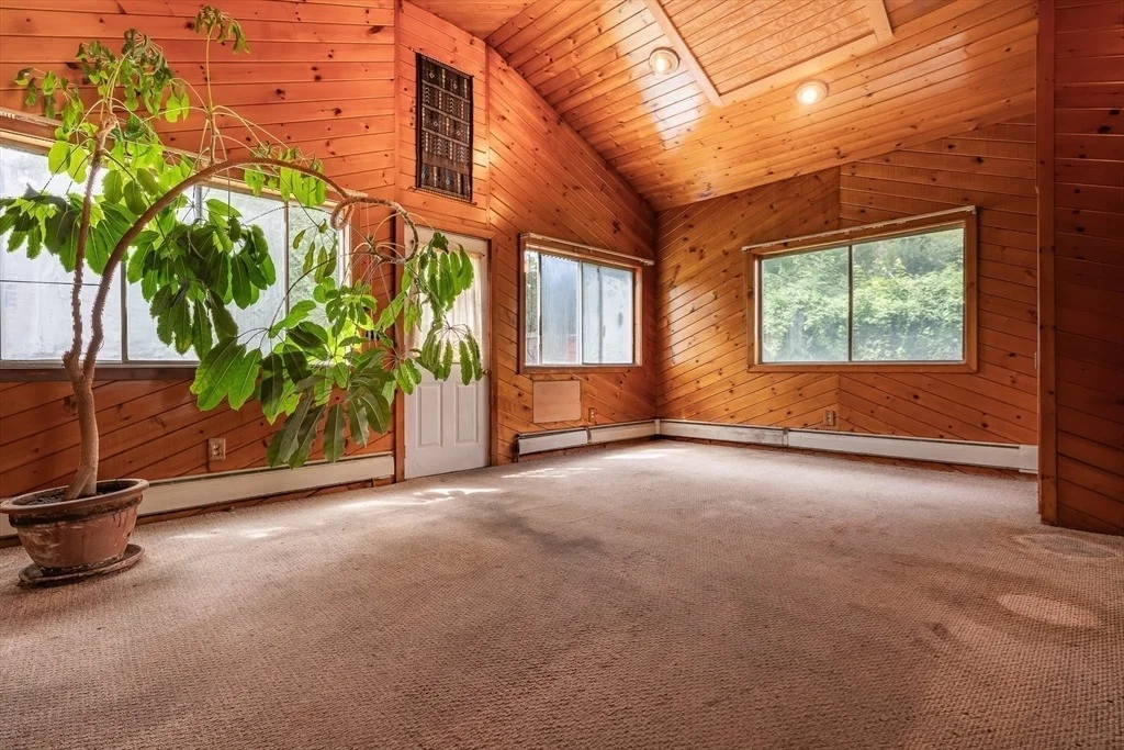 Photo of 355 Barnes